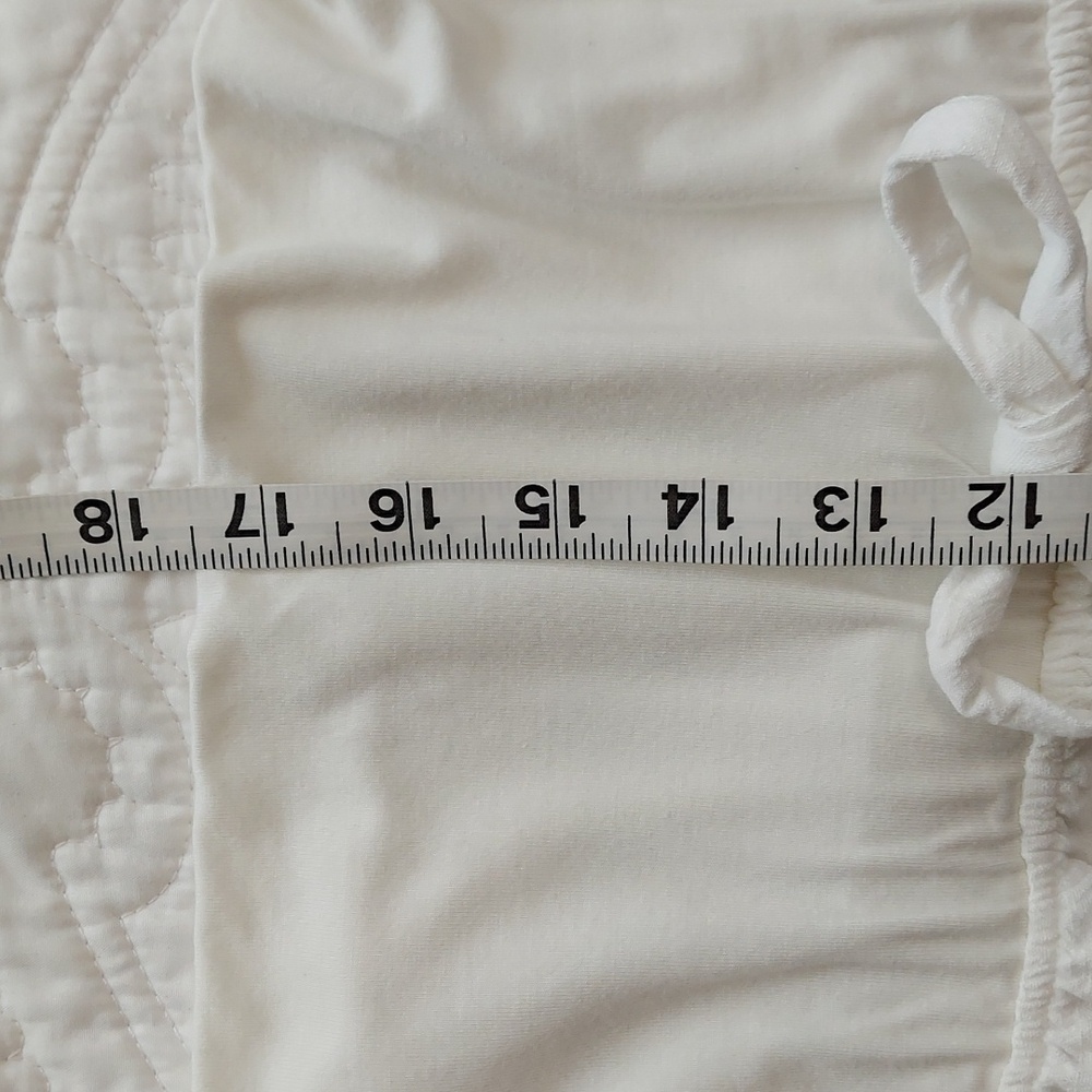 - Hello Miz Drawstring Maturnity High Waist Linen White Shorts, Size XL Like New - Picture 8 of 10